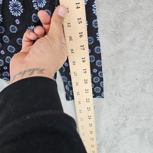 Style & Co Twist Front Top Womens Size PM Black Blue Floral Rayon Stretch Knit - Picture 6 of 7